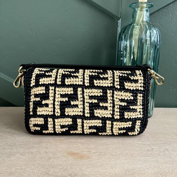 NEW Fendi Raffia Vitello Grace FF Crochet Baguette Natural Black Crossbody Bag - Picture 3 of 14